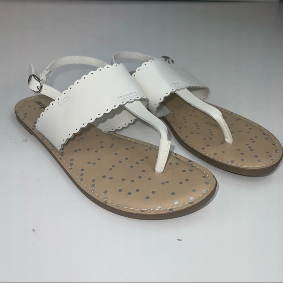 Cat & Jack White Ankle Strap Toe Thing Sandals Scalloped Edge - Picture 3 of 11